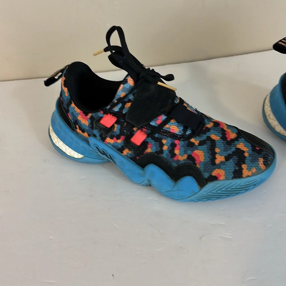 Adidas Rayford Trae Young Signature Series Sneakers Size 7.5